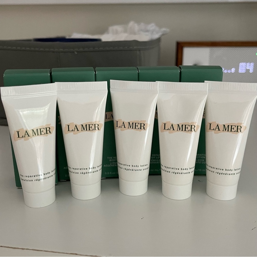 La Mer. The Reparative Body Lotion Set of 5